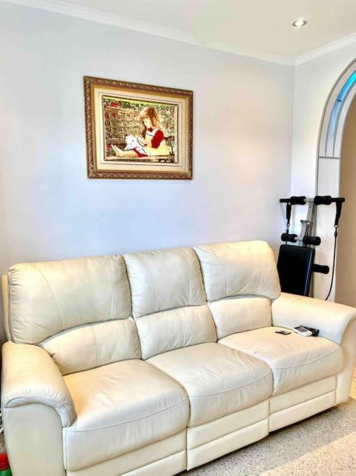 Shared Apartment! Piso Compartido! Общая Квартира! Sevilha Exterior foto